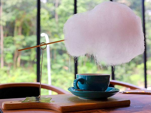 сладкое облако над кофе